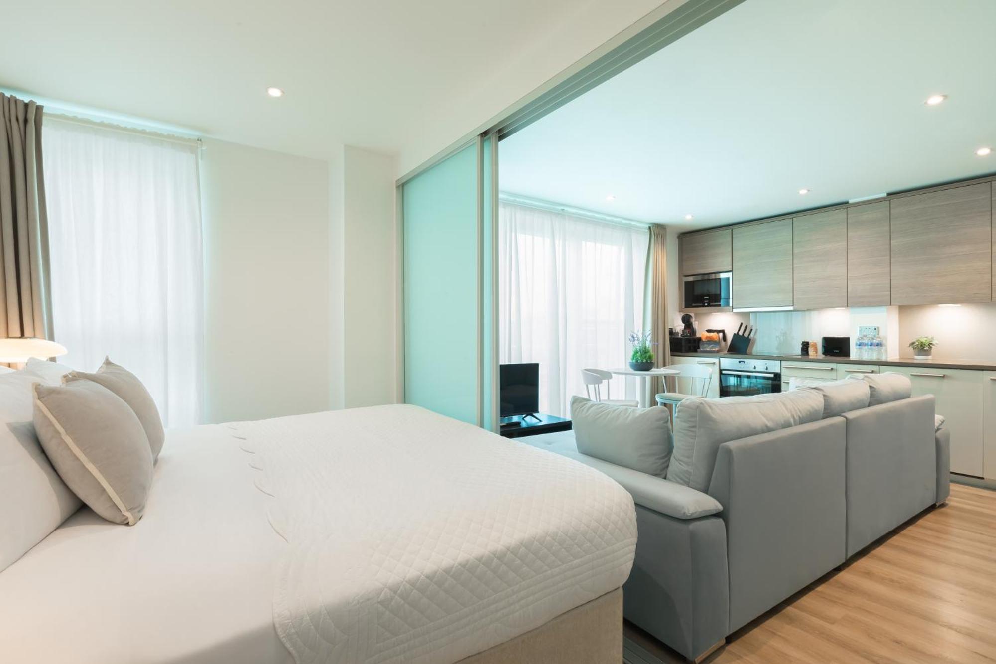 Апартаменты Vauxhall Luxury Manhattan *