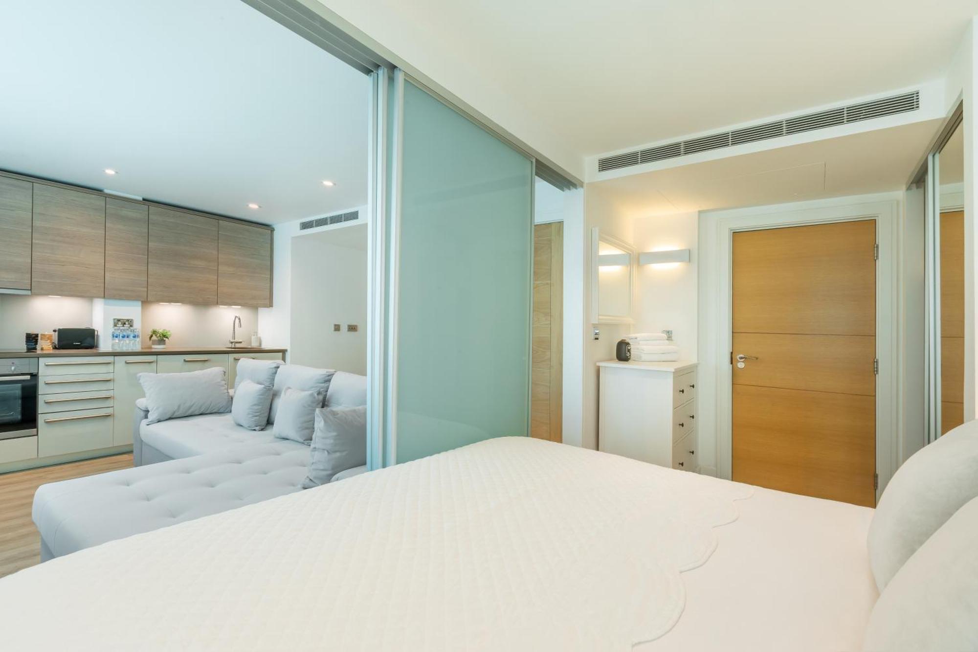 Vauxhall Luxury Manhattan Апартаменты *